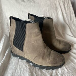 Sorel Joan Of Arctic Distressed Wedged Chelsea Ankle Boot